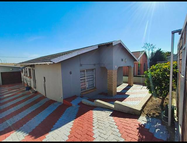 3 BEDROOM HOUSE FOR SALE IN MTHATHA CENTRAL